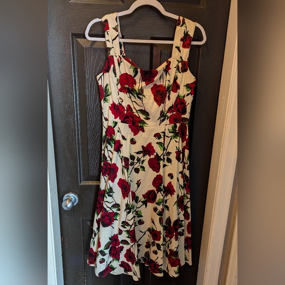Hearts and Roses M NWT - Picture 2 of 4